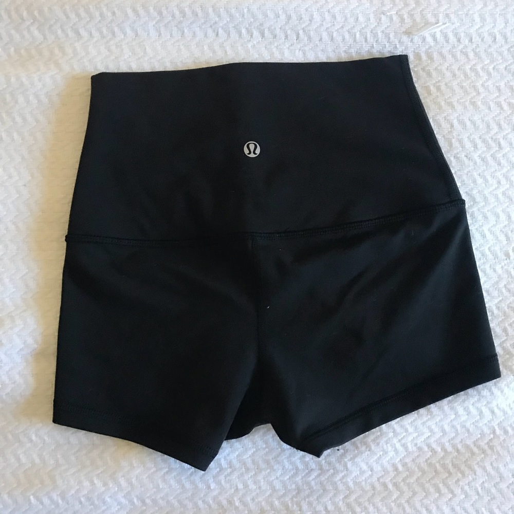 Lululemon Wunder shorts